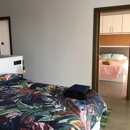 La Casa De Cristal Careses